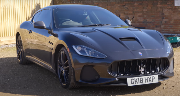 FOTO Zlatane, gdje ih držiš? Ibra se za rođendan počastio novim Ferrarijem: 'Nikad ih ne perem'