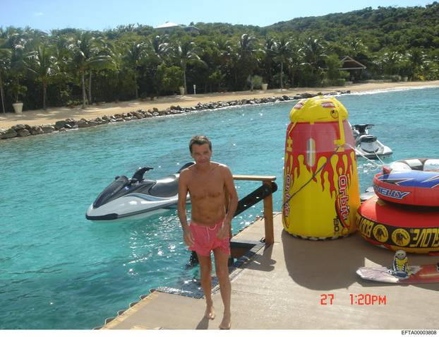 FOTO Ovo su dosad neviđene fotografije iz Epsteinovih spisa