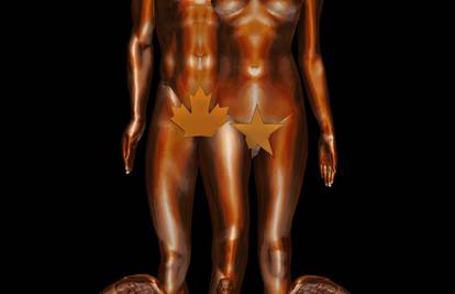 Statua golih Biebera i Selene kao Adama i Eve 21. stoljeća