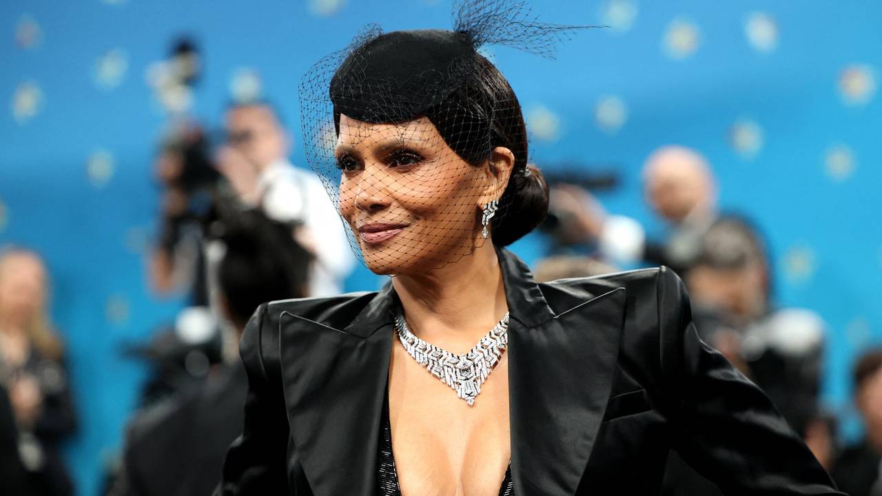 Što joj je to na preponi, prištić ili samo nezgodna sjena? Halle Berry otkrila sve na Met Gali