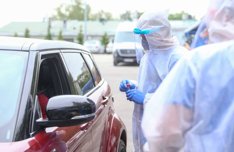 Svi bili u autima osim jednoga: Dinamovce testirali na koronu