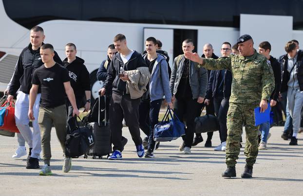 Ministar Anušić i general Kundid na prvom danu TVO-a na Slunju