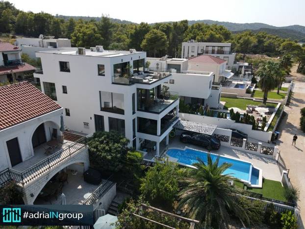 FOTO 'Holivudska' vila na Čiovu ima sve da se osjećate poput zvijezde, a toliko i košta