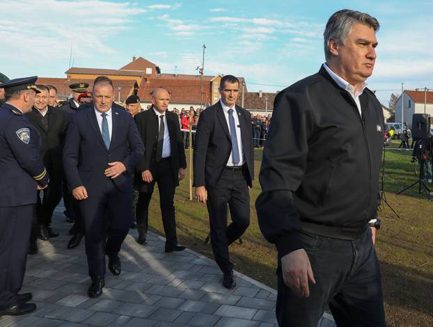 Vukovar: Milanović na ceremoniji otkrivanja spomenika koji je posvećen Kati Šojić i sinovima