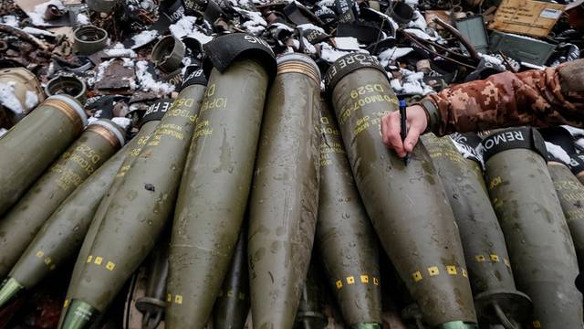 Proizvođač topničkog streljiva: 'Zapad zbog pomoći Kijevu gubi arsenal, obnova će dugo trajati'
