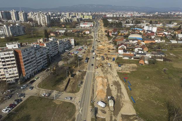 Pogled iz zraka na rekonstrukciju Sarajevske ulice u Zagrebu i prvo proširenje tramvajske pruge nakon 20 godina