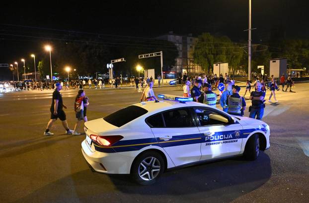 Zagreb: Završio je koncert Marka Perkovića Thompsona, kolone ljudi idu s hipodroma