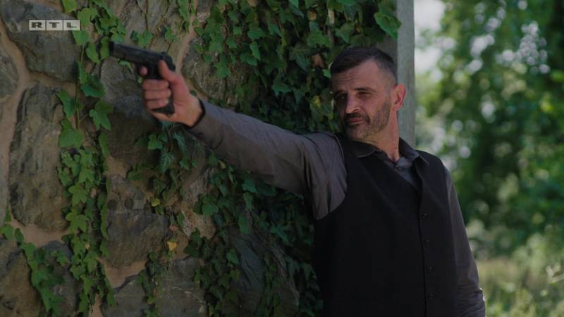 Tko večeras umire u 'Divljim pčelama'? Ivica puca u Antu, a ubojica na nišanu drži Katarinu