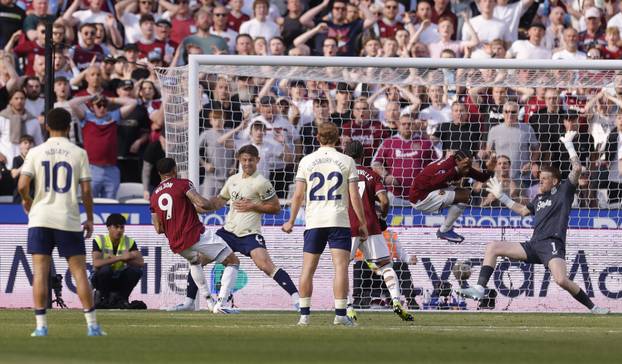 Premier League - West Ham United v Everton
