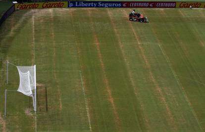 Loš travnjak na stadionu gdje igra Hrvatska, Englezi se žale