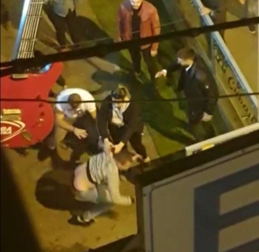 U centru Zagreba mlatili dečka, nisu stali ni kad je djevojka molila da stanu, jer je bolestan