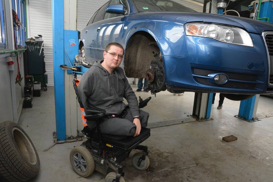 Zvonko (30) uči hodati: 'Imam nove noge. Ljudi, hvala svima!'