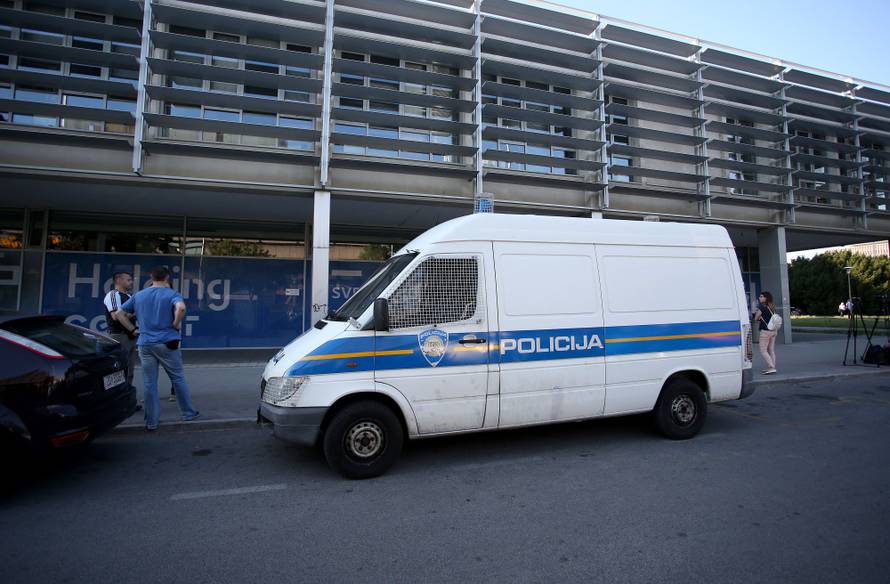 Zaprijetili im pištoljima: Upali u Holding i odnijeli 200.000 kn