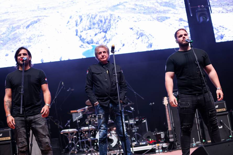 Frankfurt: Hrvatska noć u Suwag Energie Areni