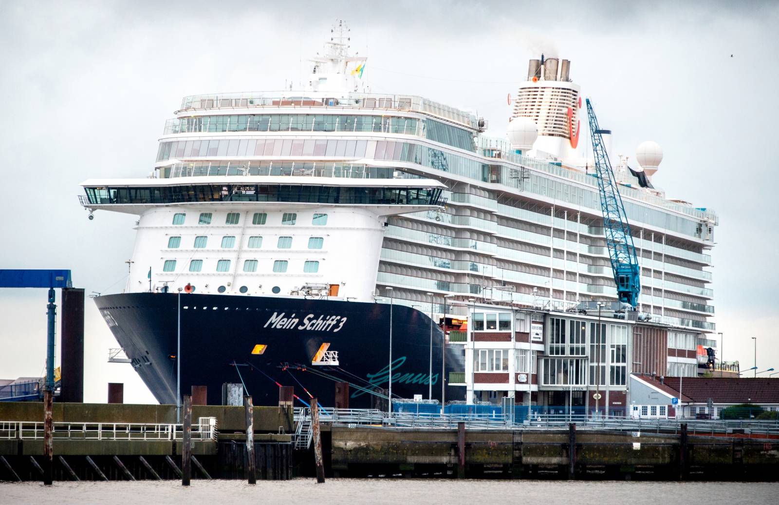 Coronavirus - cruise ship "Mein Schiff" in Cuxhaven