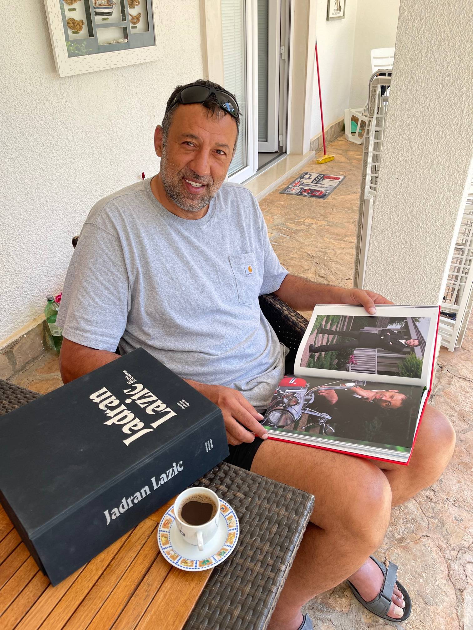 Vlade Divac došao na Hvar kod fotografa Lazića: Bivši košarkaš uživao je u poljima lavande...