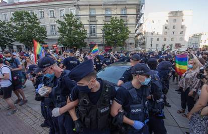 Poljska: Pokušali zaustaviti uhićenje aktivistice LGBT-a
