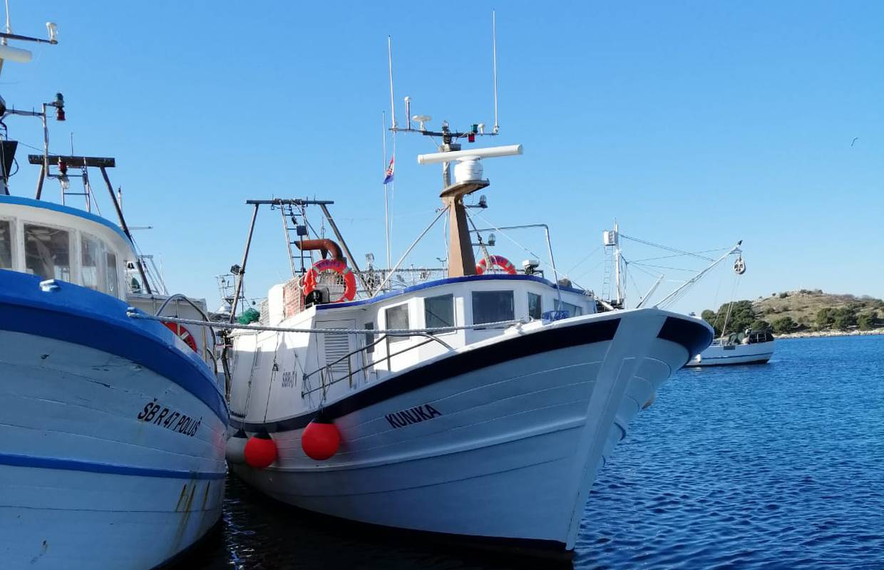 Spasili brodolomce s ribarice "Baba Mare": Dok smo stigli do njih, brod im je već potonuo