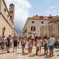 U Dubrovnik dolazi sve više turista, a počele su i prve gužve