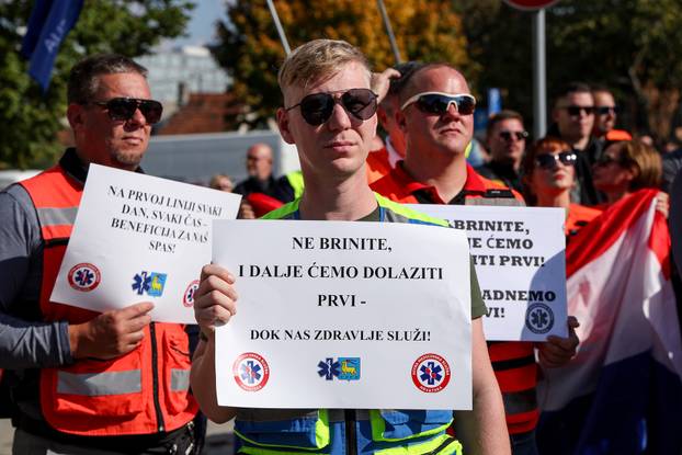 Zagreb: Prosvjed djelatnika zavoda za Hitnu medicinu.