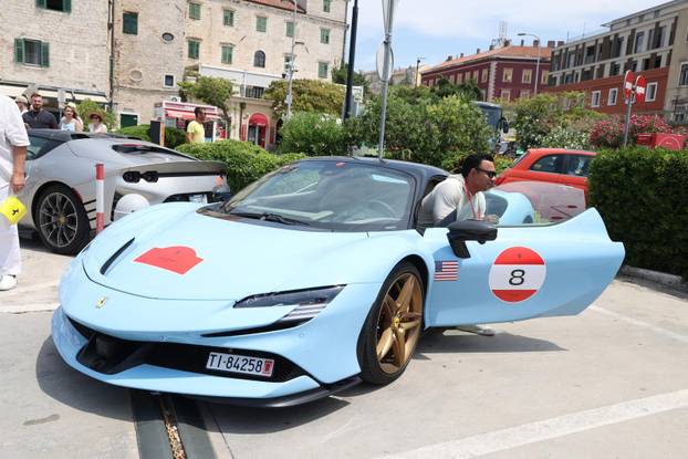 Šibenik: Turneja Ferrari Cavalcade 2026. s više od 120 Ferrarija na šibenskoj rivi