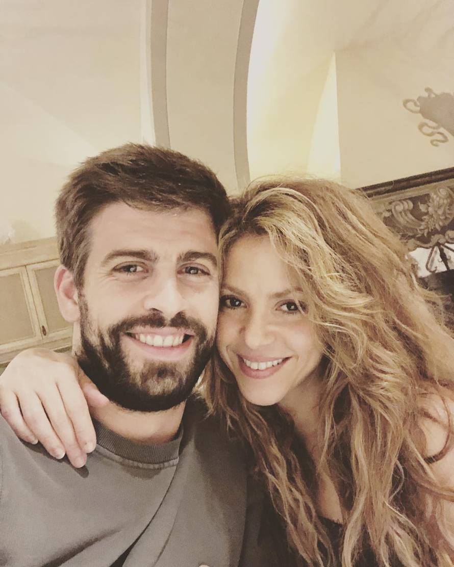 Shakira u novoj pjesmi oplela po Piqueu: 'Mijenjao si Ferrarija za Twinga, a Rolex za Casio...'