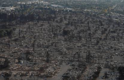 Kalifornija u plamenu: Poginulo 23 ljudi, a uništeno 3500 kuća
