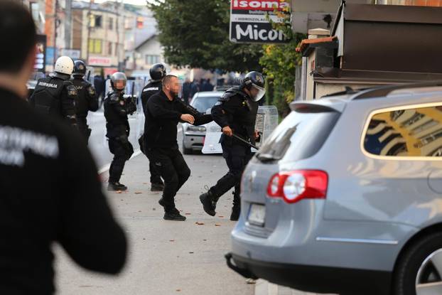 Novi Pazar: Navijači FK Novi Pazar sukobili su se s policijom u blizini Gradskog stadiona