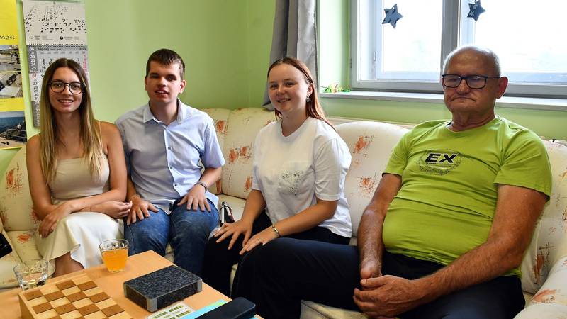 Lovro je slijep i preko ljeta sam u kući: 'Tražio sam da se netko dođe družiti. Došla mi je Lucija'