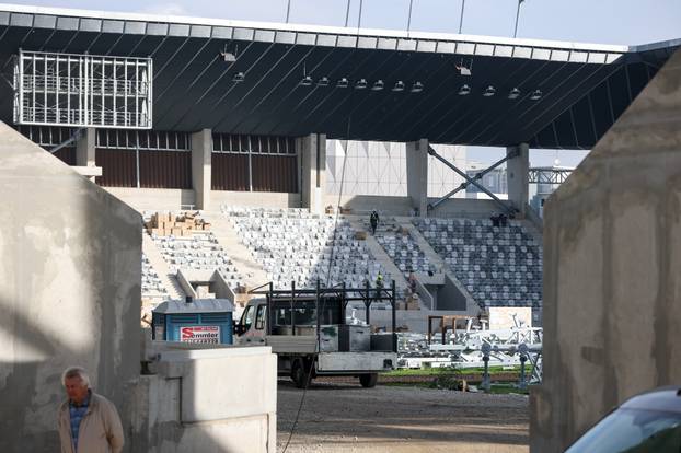 Zagreb: Počelo postavljanje stolica na sjevernoj tribini stadiona u Kranjčevićevoj