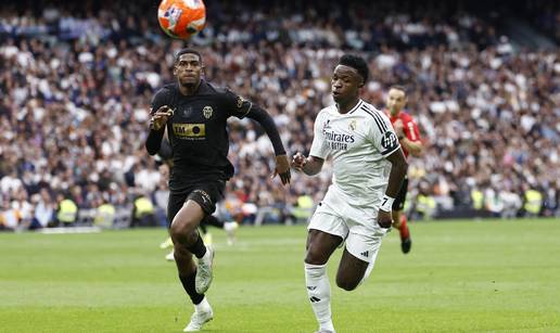 Arsenal predstavio španjolskog stopera, stigao je iz Valencije...