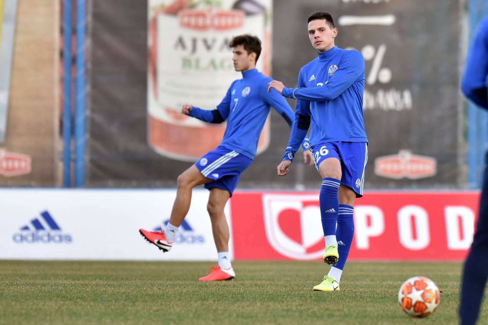 Koprivnica: Zagrijavanje igrača prije početka utakmice HNL-a Slaven Belupo - HNK Hajduk