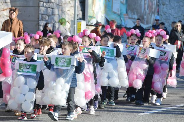 Šibenski karneval na gradskim ulicama