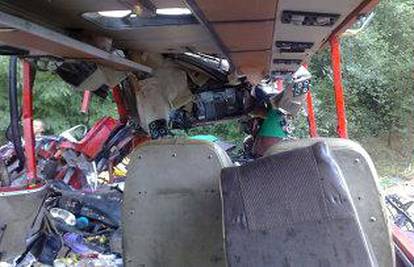 Peru: Autobus se survao u provaliju, 47 ljudi poginulo
