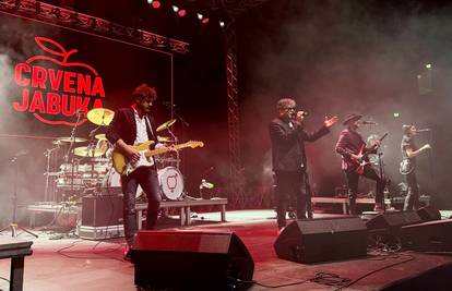 Trijumf Crvene Jabuke u punoj pariškoj Olympiji: 'Čast nam je, ovdje su bili najveći glazbenici'