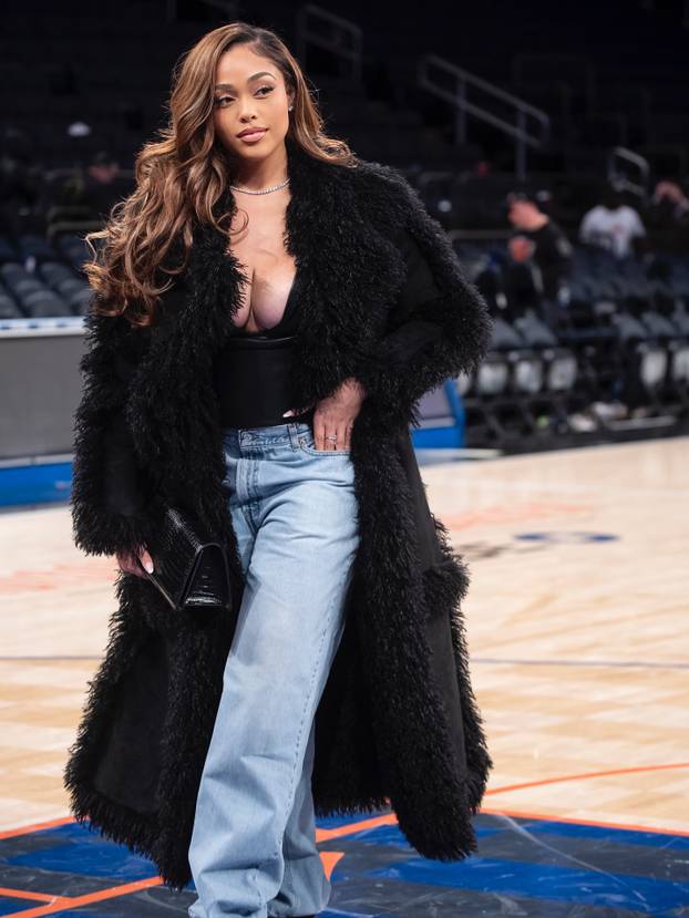 FOTO Djevojka NBA zvijezde na utakmici otkrila previše. Ili ne?