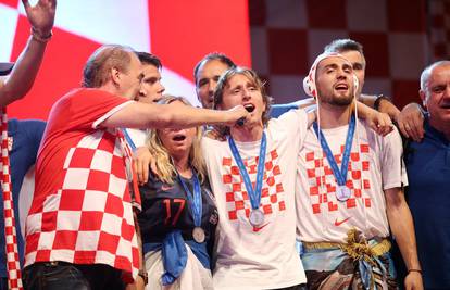 'Vatreni' u Dohi, a Grdović uživa u Dubaiju! Javio se Modriću u društvu legende Real Madrida