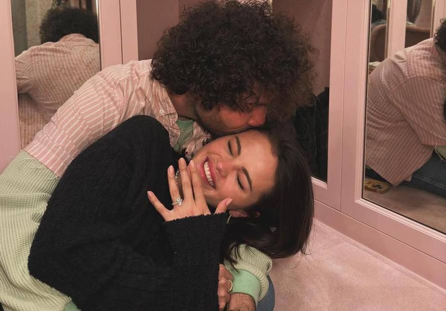 Selena Gomez pokazala sve tri vjenčanice, ali i neobični detalj koji je mnoge iznenadio