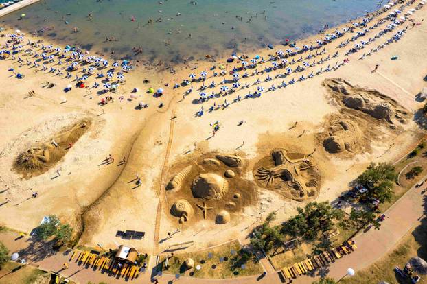 FOTO Festival pješčanih skulptura na Rabu: Tritonova banda proglašena najboljom