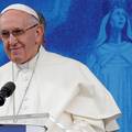 Papa apelira: Trebamo sigurne luke za brodove s migrantima