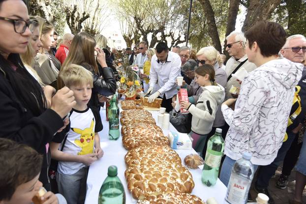 Vodice: Uskršnji doručak sa najvećom karitulom u Hrvatskoj