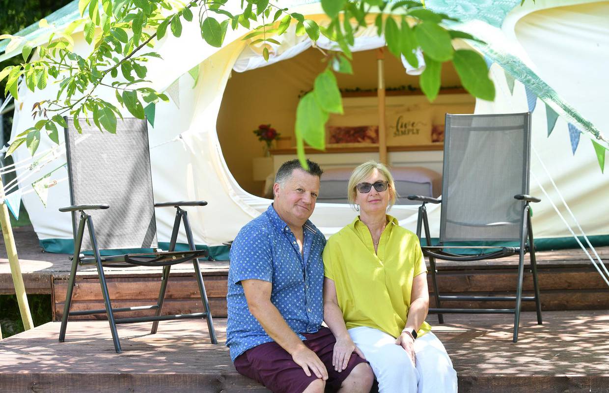 Britanski par otvorio je luksuzni kamp u Međimurju: 'Obala nije za nas, volimo biti u brdima'