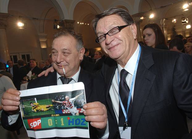 2007. Predsjednik HDZ-a Ivo Sanader najavio da o?ekuje mandat za sastavljanje vlade 