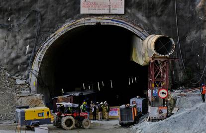 Radnici zarobljeni u tunelu već tjedan dana, analiziraju pet planova kako bi ih izvukli van