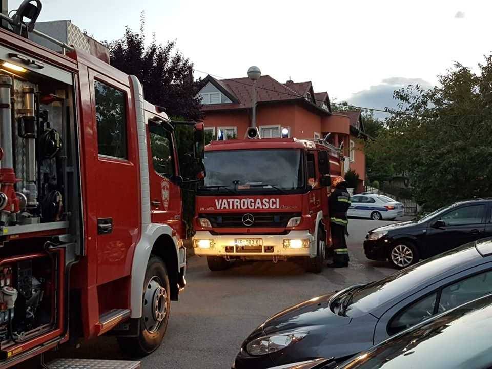 Izbio požar u potkrovlju zgrade u Zaboku: Nema ozlijeđenih