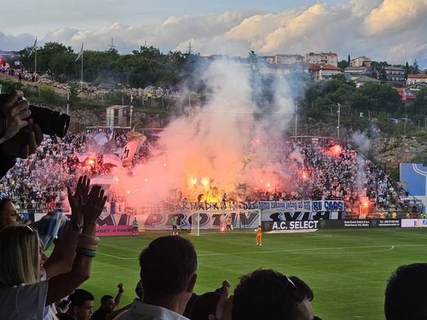 FOTO Atmosfera s finala Kupa: Armada si zapalila transparent, stigli šef Sabora i bivši ministri