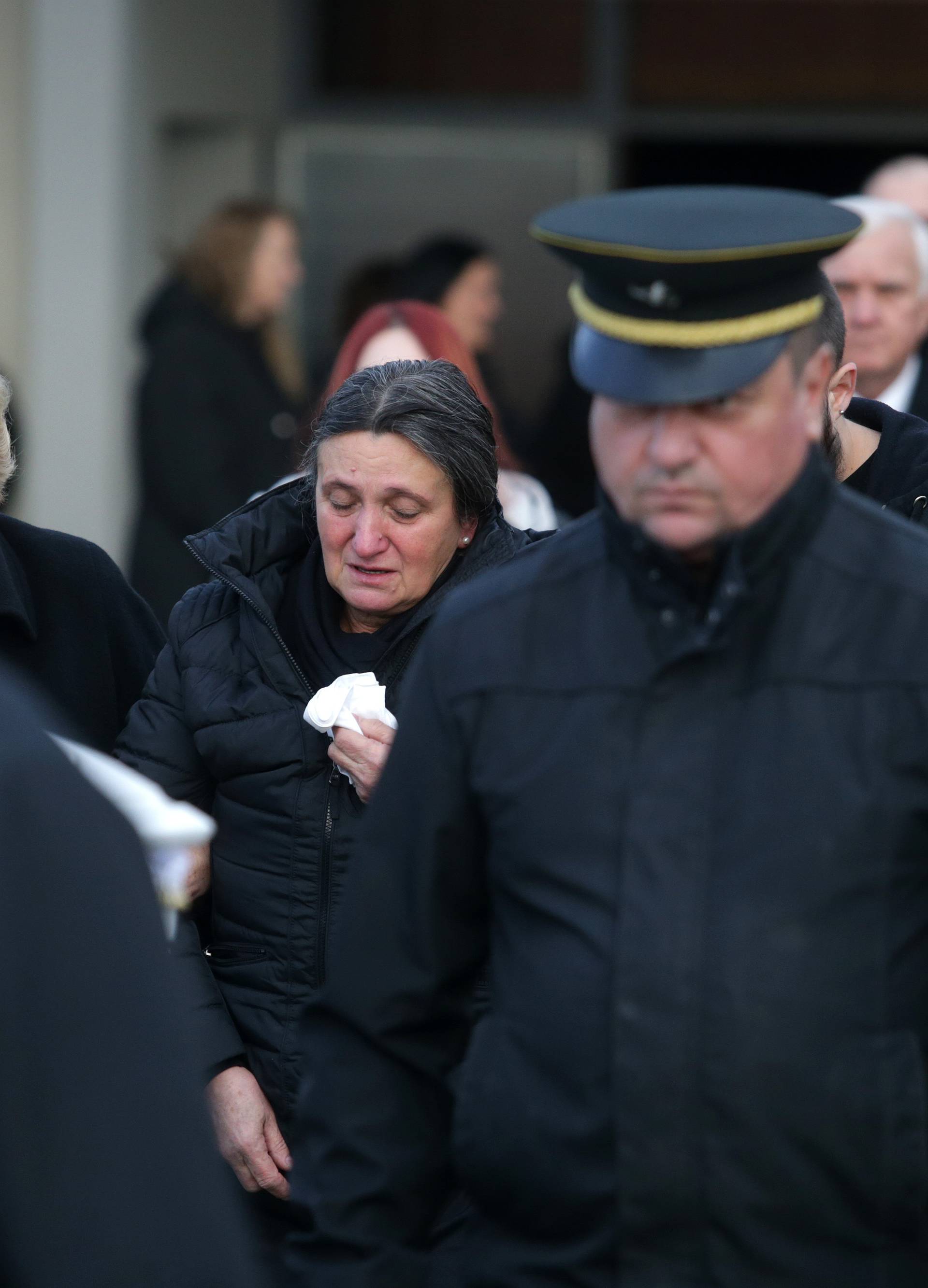 Jasminina majka neutješno je plakala: Nije mogla ni stajati...