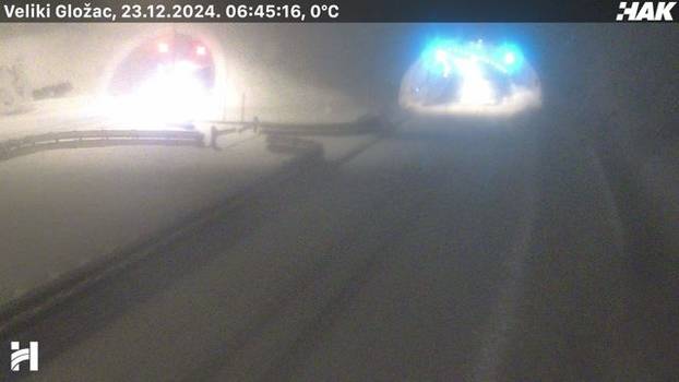 FOTO Snijeg zameo Hrvatsku! Pogledajte kako izgledaju ceste. Zbog mećave su zatvorili dio A1