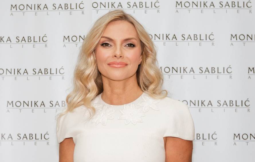 Vlatka Pokos je zasjala u bijeloj haljini: Istaknula vitku figuru...