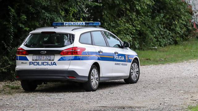 Zagreb: Pogrebna služba pored jezera u Brezovici odvozi tijelo ubojice s Kajzerice